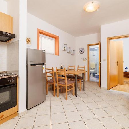 Apartment Julija ポヴィレ エクステリア 写真