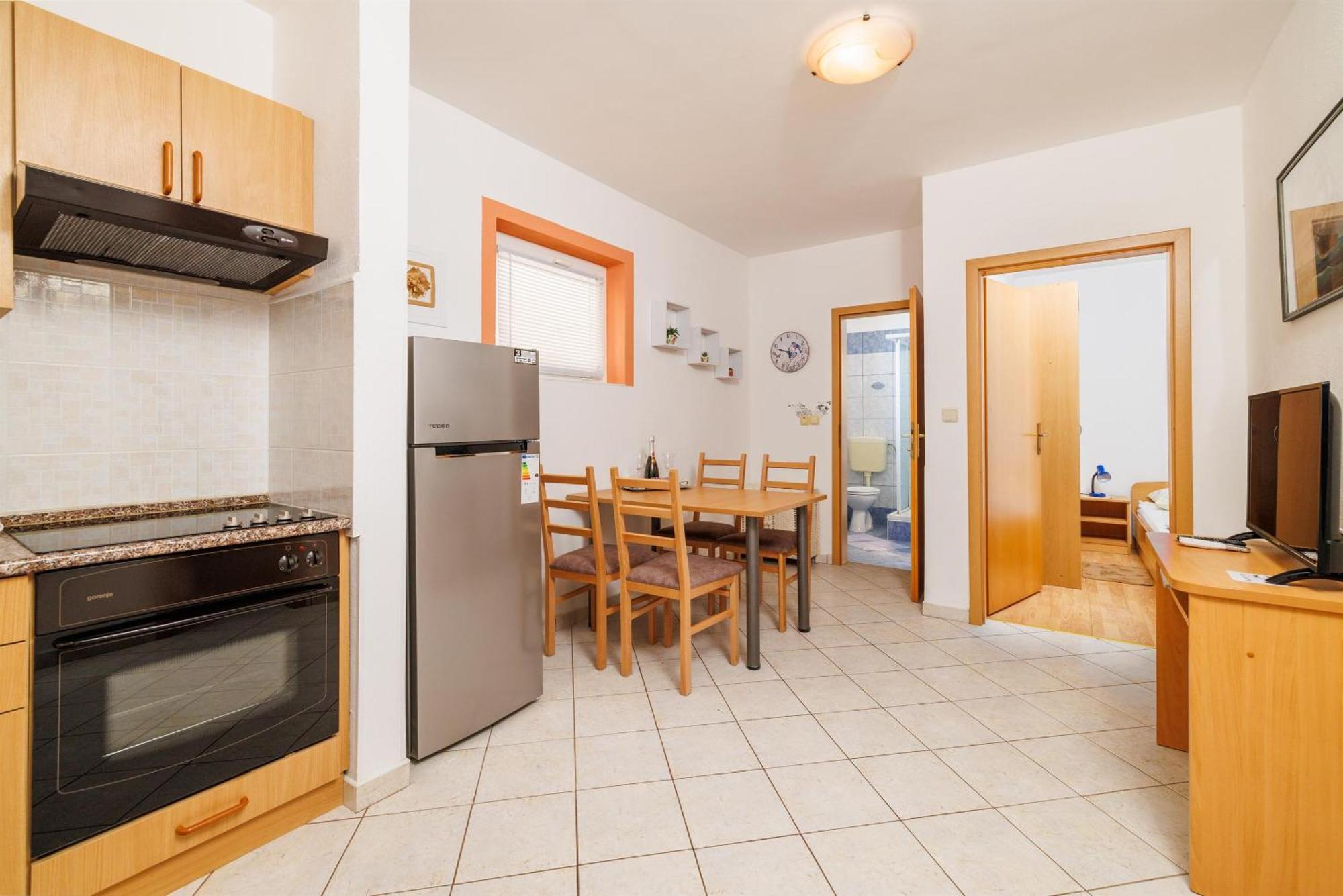 Apartment Julija ポヴィレ エクステリア 写真