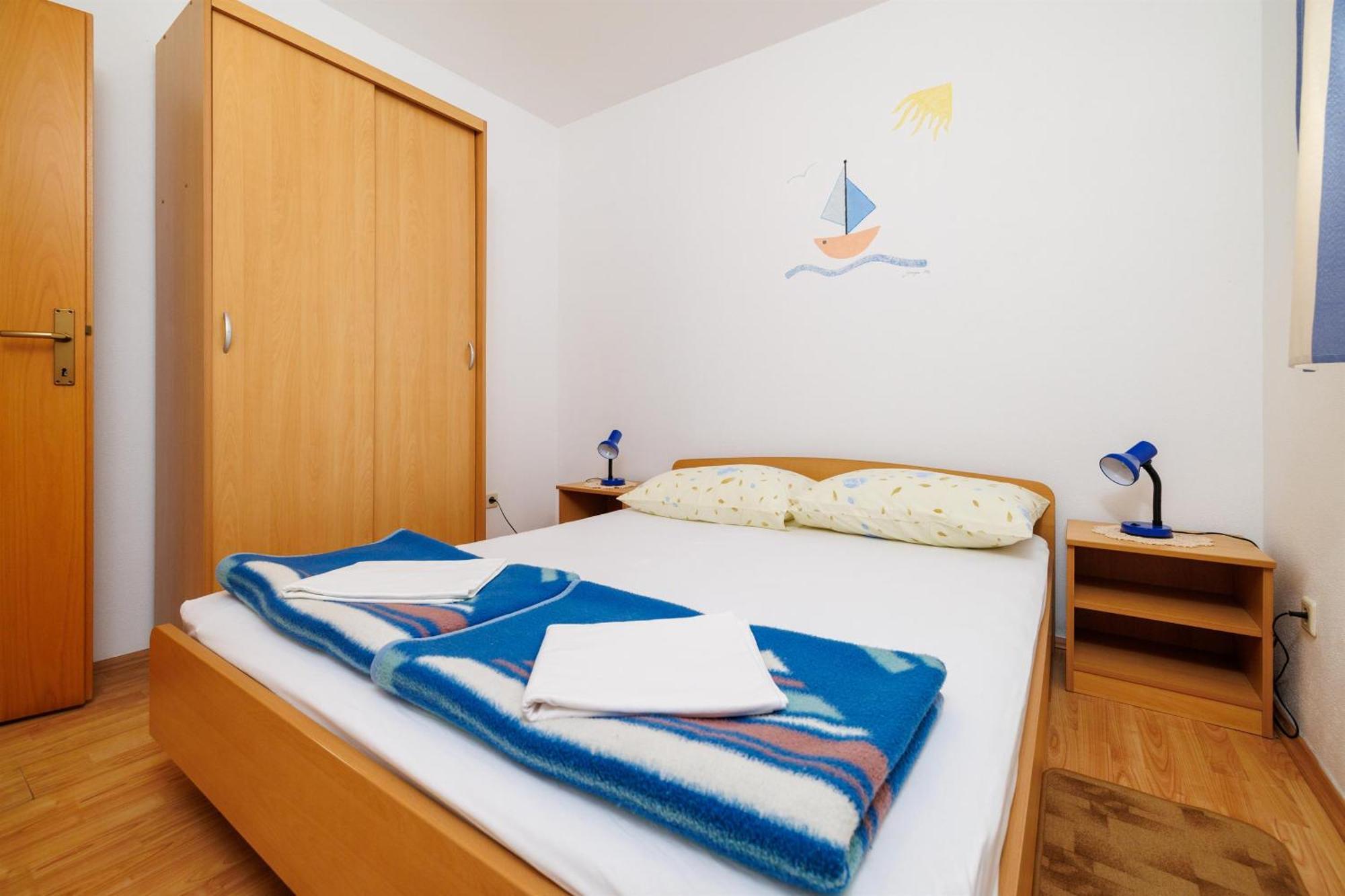 Apartment Julija ポヴィレ エクステリア 写真