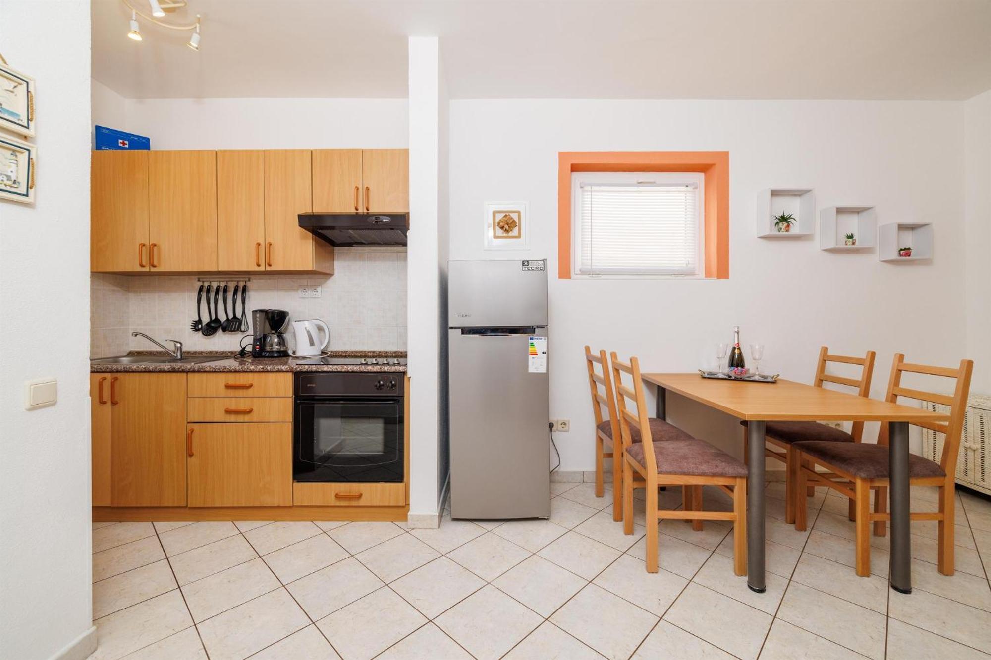 Apartment Julija ポヴィレ エクステリア 写真